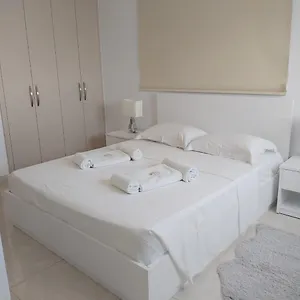 דירה Dinglis Residences 31, לרנקה